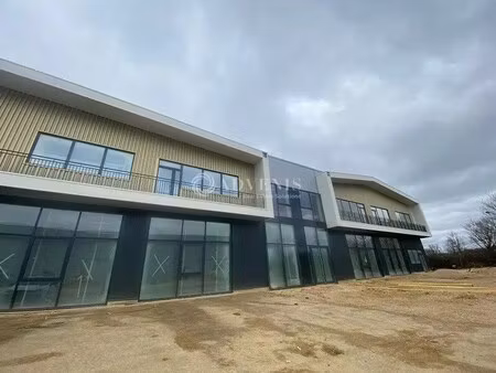 location local d'activités 2?465 m² à 4?930 m²