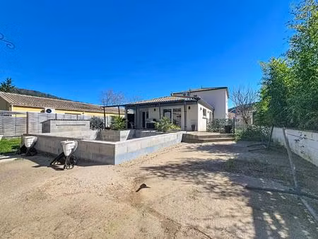 une maison contemporaine aux volumes généreux  dans un quartier résidentiel recherché  ave