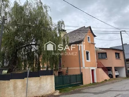 au calme  dans un hameau  à 30 minutes de rodez et 25 minutes de villefranche de rouergue