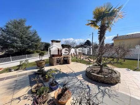 maison rénovée avec piscine à saint-hilaire