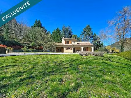 un véritable coin de paradis en pleine nature  avec vue dominante  aucun vis-à-vis et un p