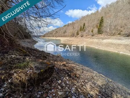 terrain de loisirs – en bordure du lac de vouglans