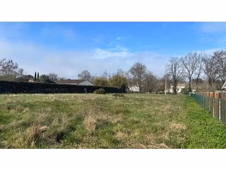 terrain 1246 m2 en deuxième ligne.