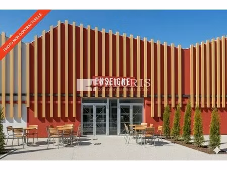 location commerce 70 m² à 157 m²