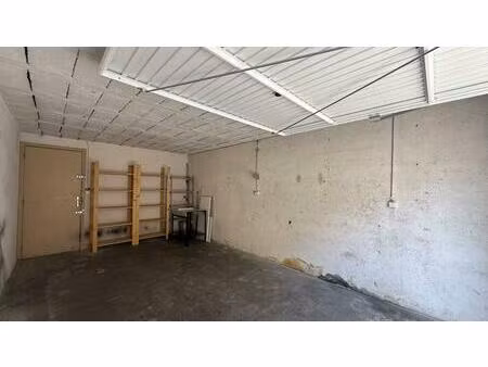 à vendre garage 20 m² avec point d'eau quartier saint-assiscle  perpignan