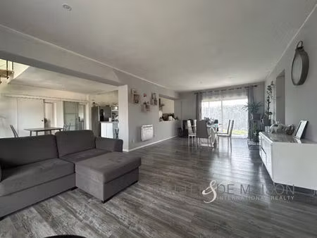 maison 8 pièce(s) 265 m2