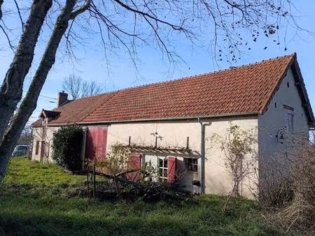 longère hébergeant 2 habitations plus une maisonnette située au calme