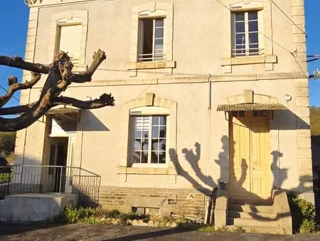 ancienne école réhabilitée en maison d'habitation