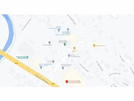 location commerce 1 970 m²