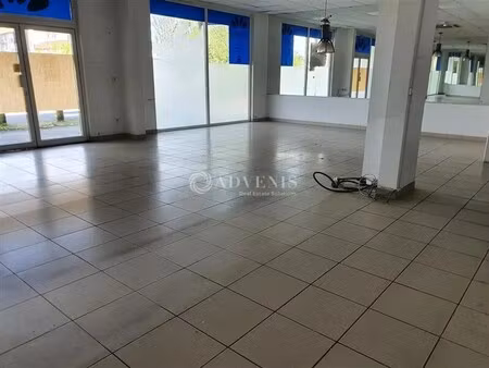 location commerce 140 m²