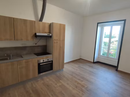 t2 40 m2 - electricite + eau inclus