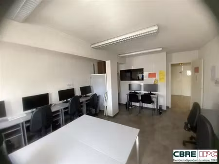 location bureau dax 151 m²