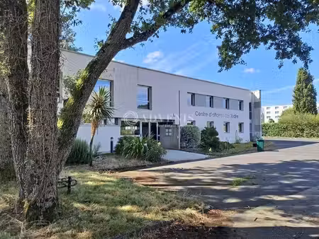 location bureaux la chapelle-sur-erdre 44240 899m²
