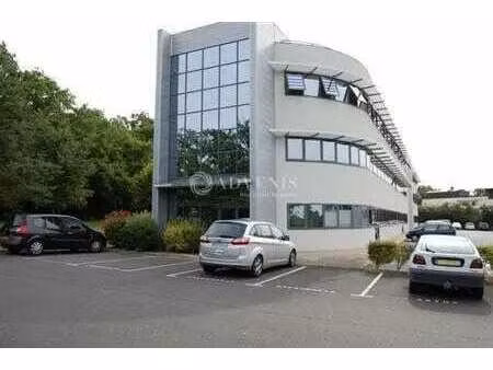 location bureaux 93 m²