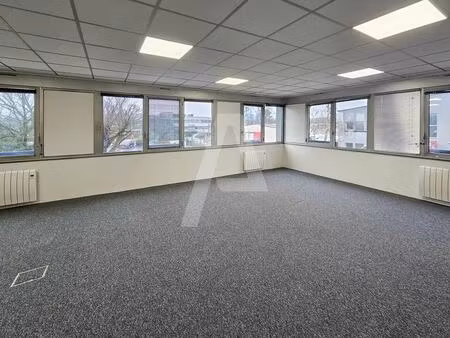 location bureaux 97 m²