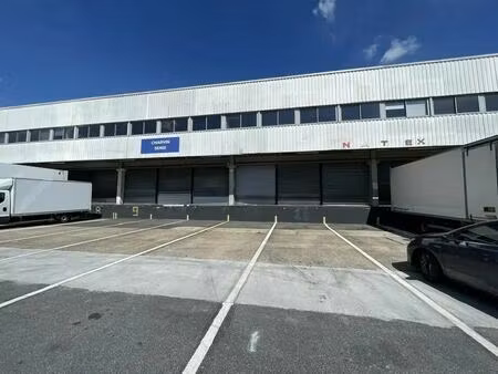 location entrepôt 321 m² à 3 571 m²