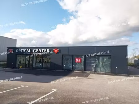 location commerce 300 m²