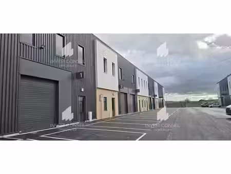 location local d’activités persan 95340 200m²