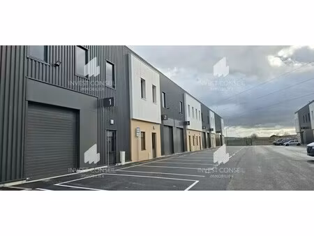 location local d'activités 200 m²