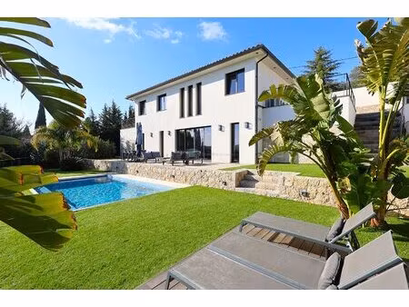 villa récente le tignet 166 m² avec piscine et vue dégagée