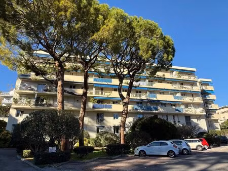 nice ouest  3 pièces de 58 m² avec balcon  cave et parking