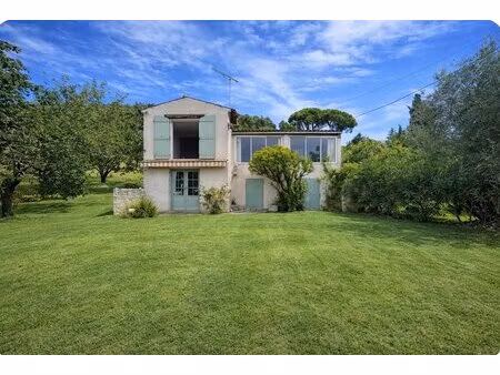 villa individuelle provençale 4 pièces sur terrain 552m2 proche du village au calme