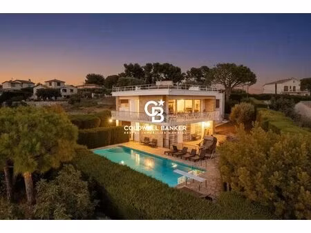 luxueuse villa avec vue panoramique à cagnes-sur-mer