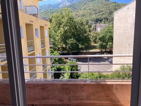 a - 1 appartement de type t2 dans un immeuble à corte