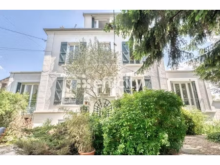 maison 8 pièces - 171 m²