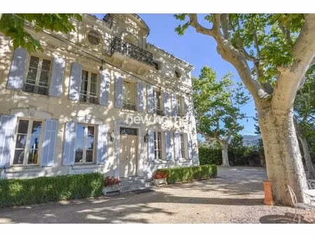 magnifique propriété en centre var avec dependance