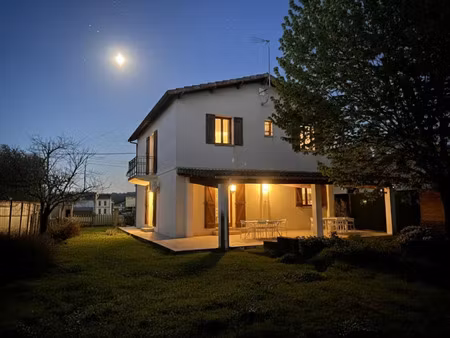 vente maison 4 pièces 105 m² à coutras (33230)  168 000 €