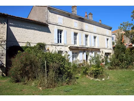vente maison 8 pièces 208 m² à mansle-les-fontaines (16230)  199 000 €
