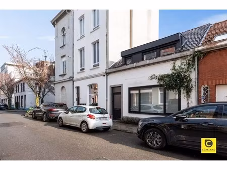 gerenoveerde 3 slpk woning met stadstuin