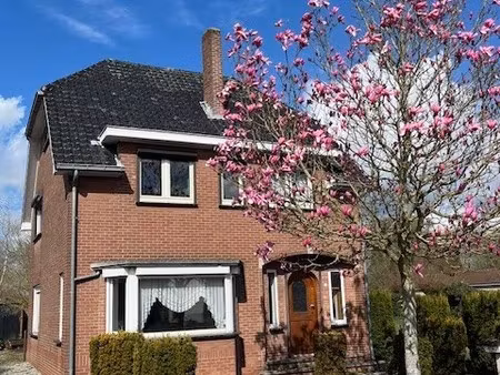 charmante vrijstaande woning met karakter op een toplocatie in neeroeteren