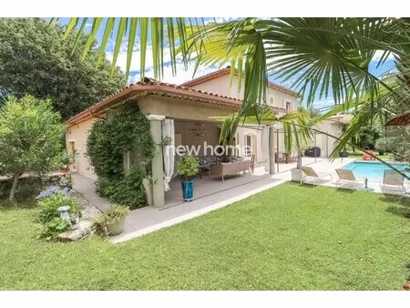 maison de luxe à vendre à montauroux : 945 000 € | 222m²