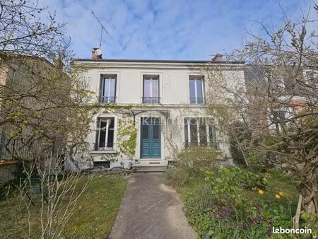 maison 7 pièces 135 m²