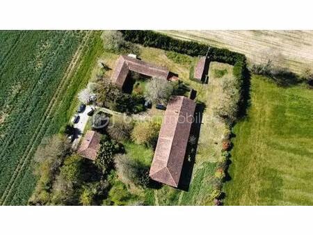 corps de ferme de 188 m² à pont-l'abbe-d'arnoult