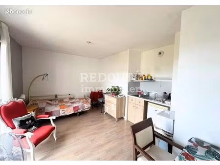 studio 1 pièce 28 m²