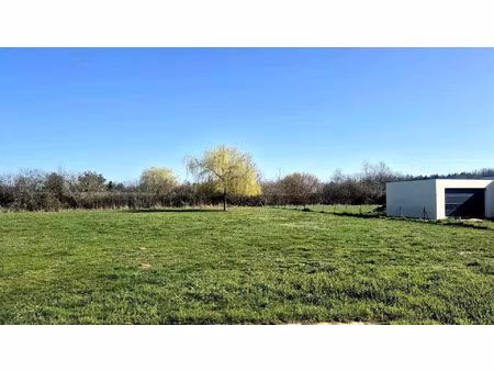 vente terrain 1400 m2 à moncé-en-belin