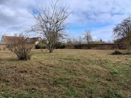 terrain 1090 m² corneuil