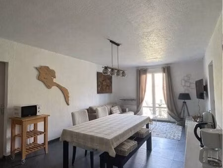 appartement t3 61 m2 avec balcon à 100m de la plage