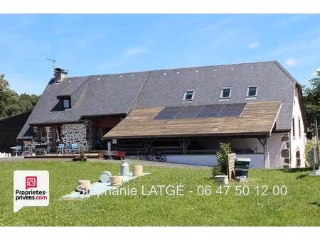 propriété rare et insolite - cantal (15) vue exceptionnelle !!