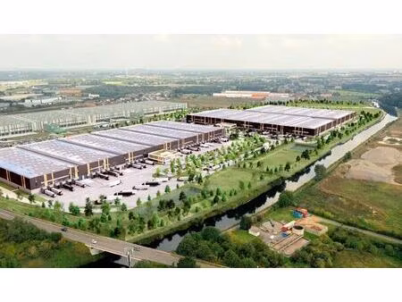 location entrepôt 56 721 m²