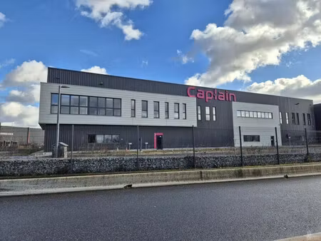 location entrepôt brie comte robert 77170 1636m² à 3287m²