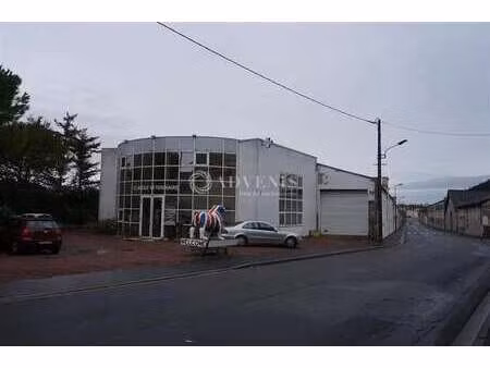 location entrepôt 1 300 m²