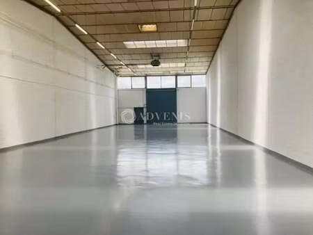 location entrepôt coignieres 78310 497m²
