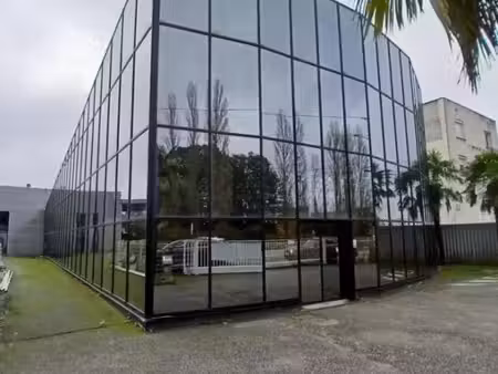 location local d’activités 640m²