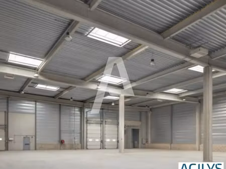 location entrepôt 2 590 m² à 5 978 m²