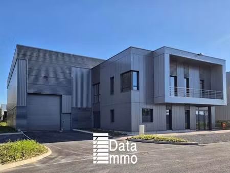 location entrepôt 699 m²