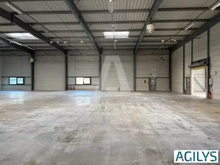 location entrepôt 1 370 m² à 15 894 m²